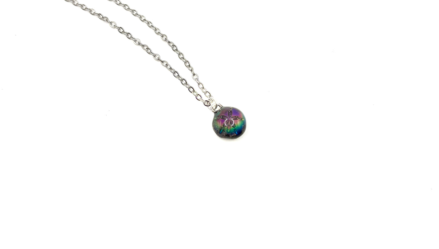 Mood Color Changing Sand Dollar Necklace